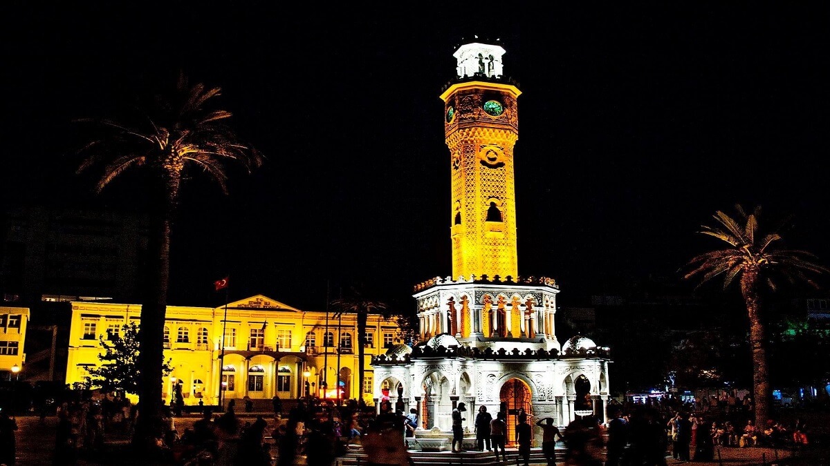 Измирская часовая башня (İzmir Saat Kulesi)