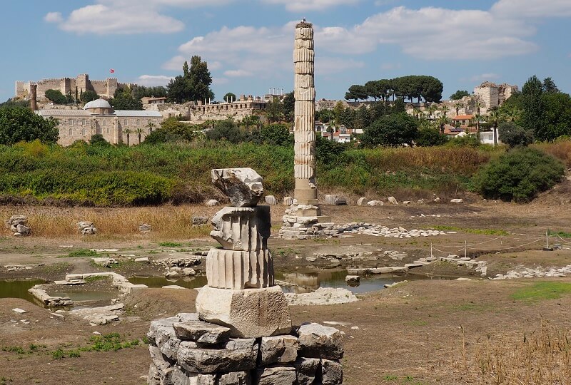 Храм Артемиды Эфесской (Artemis Tapınağı)