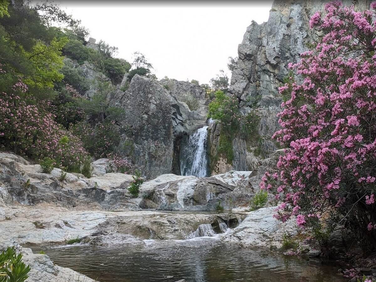 Водопад Небилер в Дикили