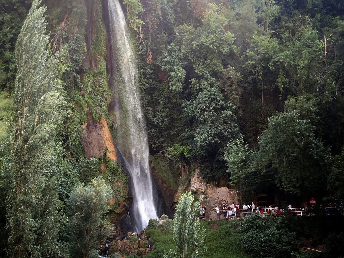 Водопад Санта-Ирас в районе Мерсин-Торослар