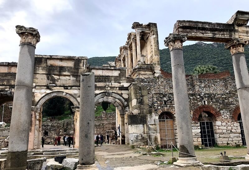 Древний город Эфес (Efes Antik Kenti)