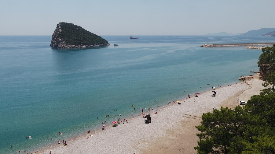 Пляж Топчам и место для пикника - Topçam plajı ve piknik alanı