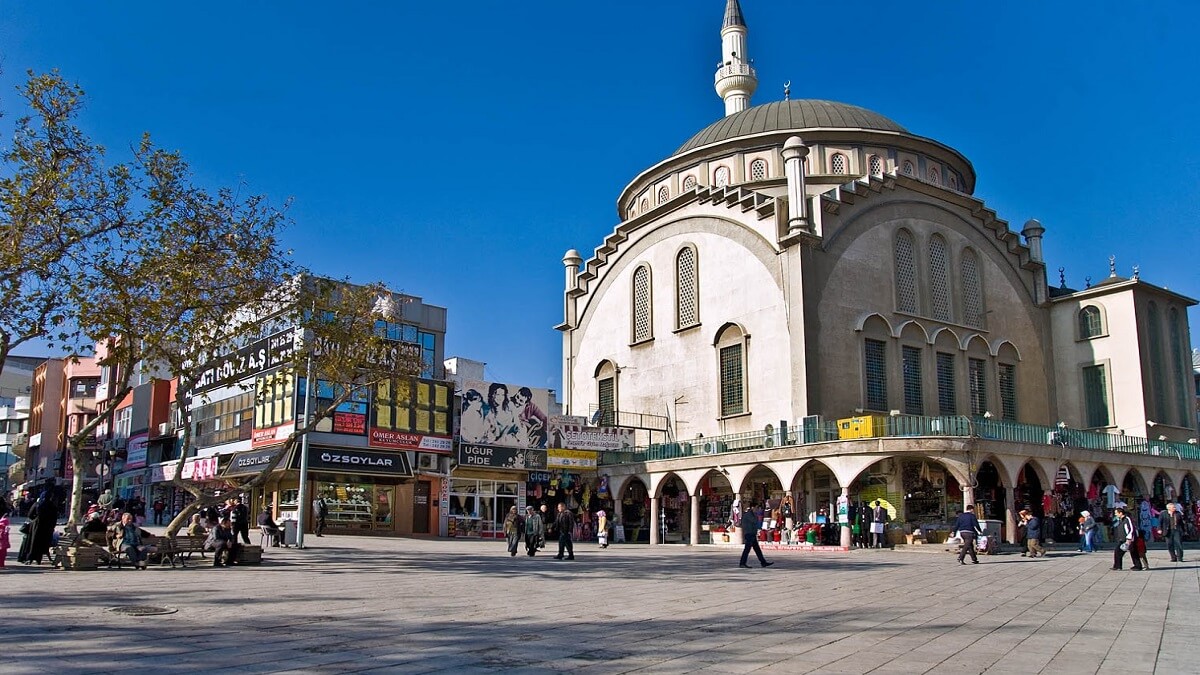 Центр Денизли - Шопинг и культурная поездка - Bayramyeri Meydanı